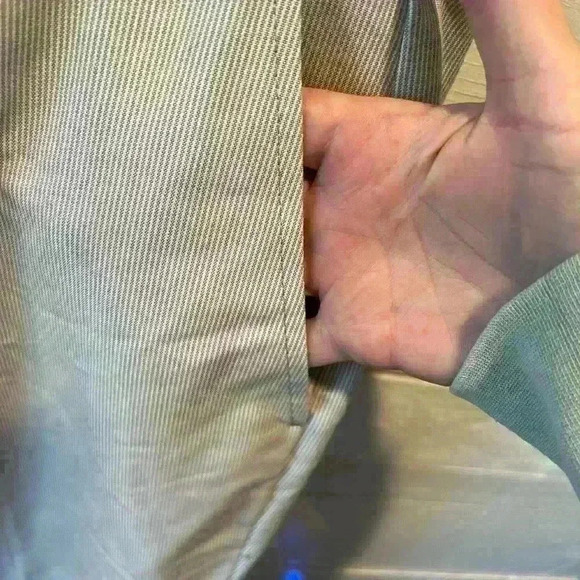 Brooks Brothers lightweight advantage chino Clark size 40/32, pinstripe, EUC - Picture 4 of 6